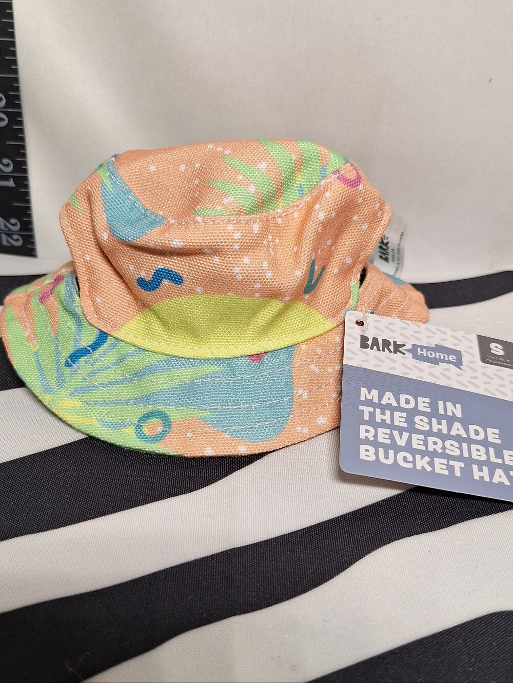 NWT Bark Made In The Shade Reversable Bucket Hat